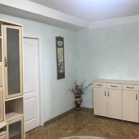 Уютненькая Квартирка كييف المظهر الخارجي الصورة