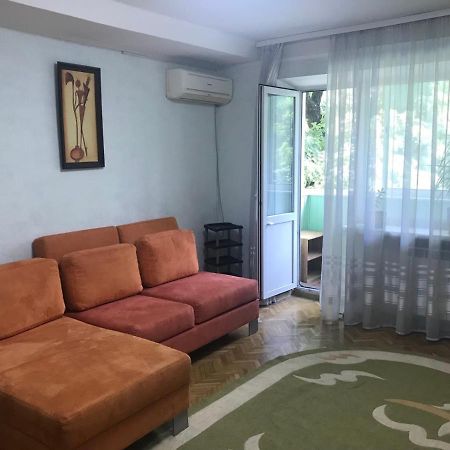 Уютненькая Квартирка كييف المظهر الخارجي الصورة